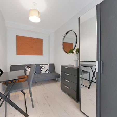 2 Bed Apartment- Finsbury Park Station B Londen Buitenkant foto