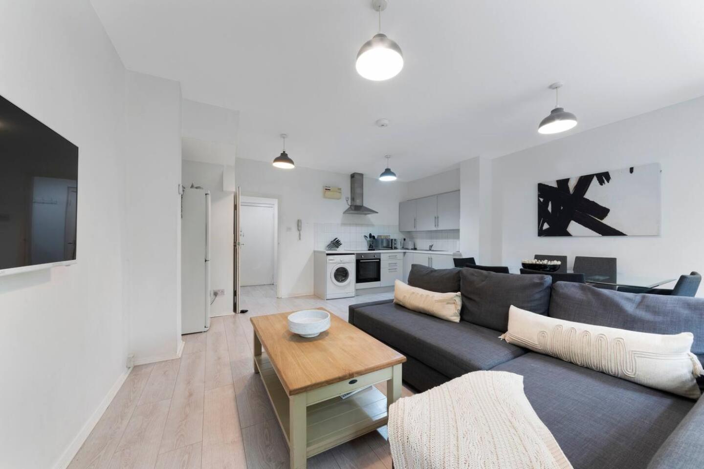 2 Bed Apartment- Finsbury Park Station B Londen Buitenkant foto