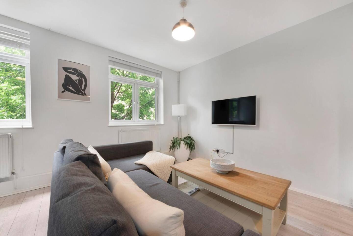 2 Bed Apartment- Finsbury Park Station B Londen Buitenkant foto