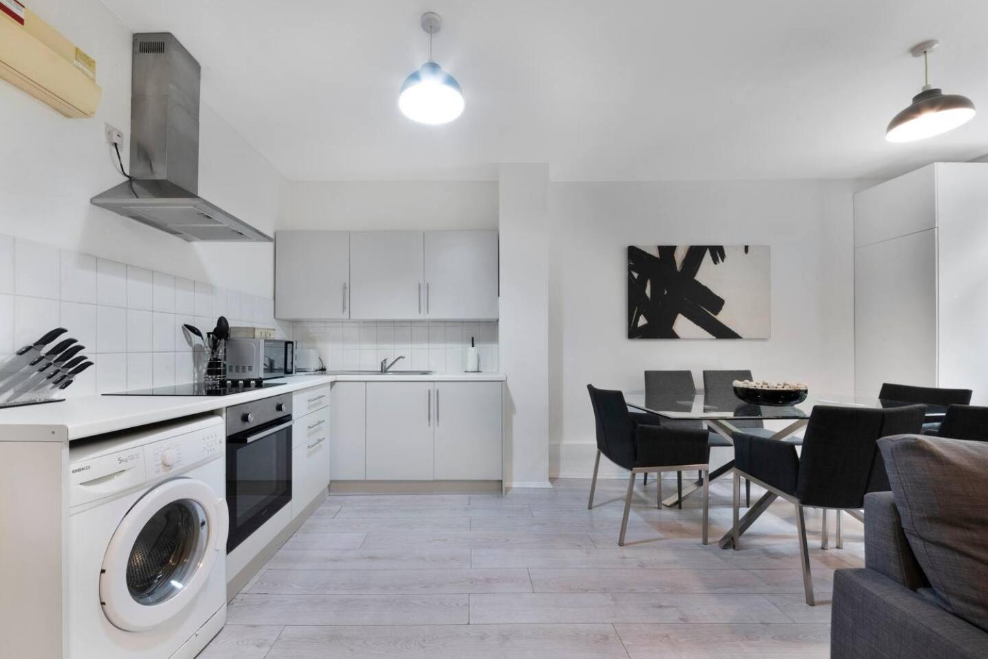 2 Bed Apartment- Finsbury Park Station B Londen Buitenkant foto